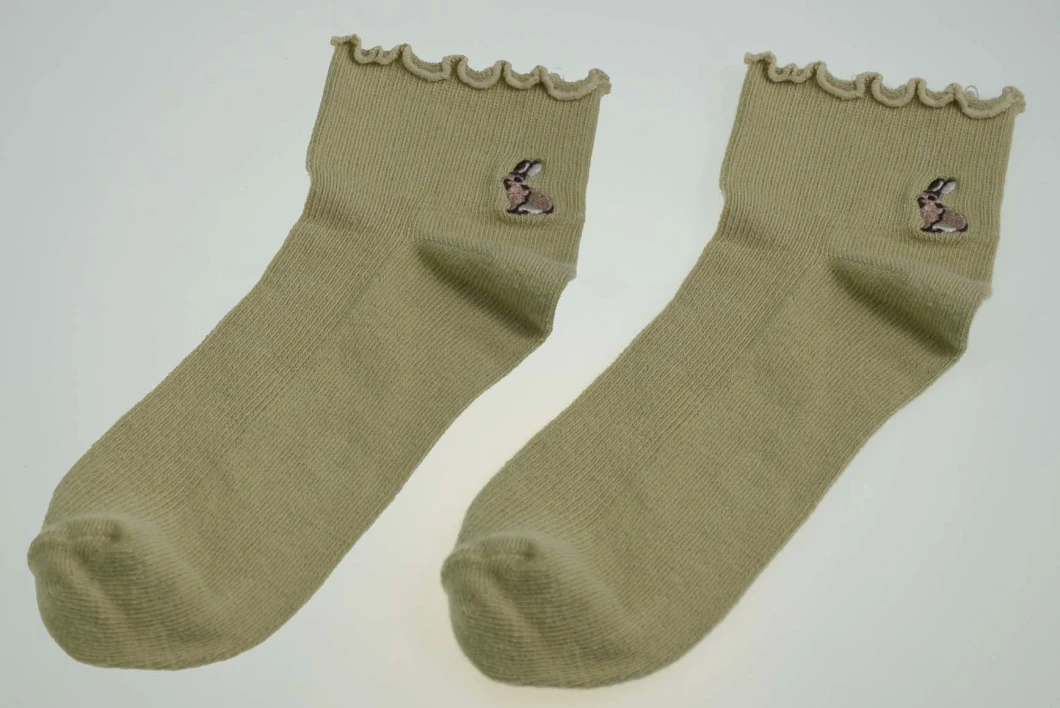 Fashion Colorful Embroidery Socks Sport Custom Design 100%Cotton Women Socks