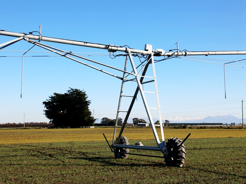 Agriculture Electricity Lateral Move Irrigation Equipment/Irrigation Center Pivot