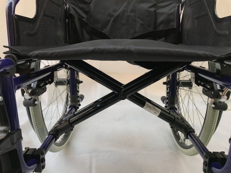 Aluminum Flip-up Inclined Armrest Detachable Footrest Manual Wheelchair