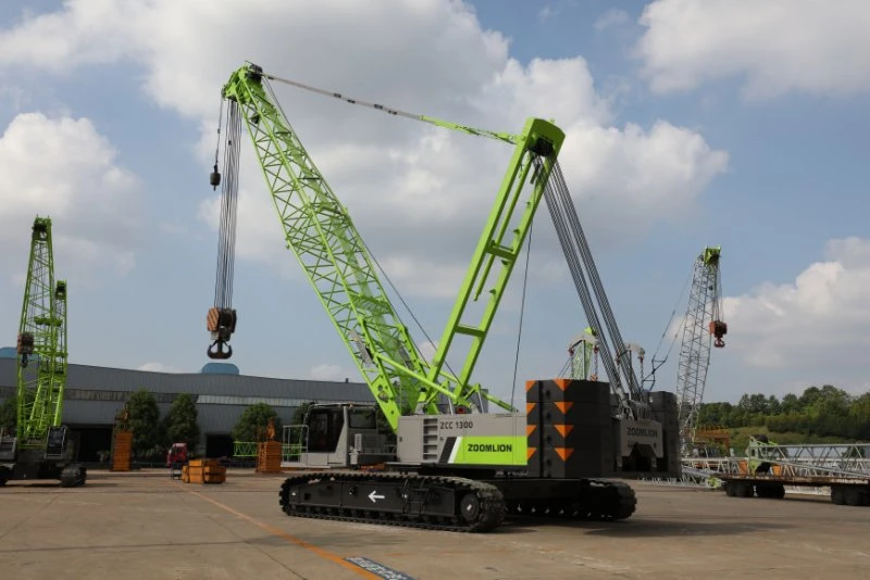 Hot Sale Zoomlion 130 Ton Large Size Telescopic Boom Crawler Crane Zcc1300 with 209kw Weichai Engine