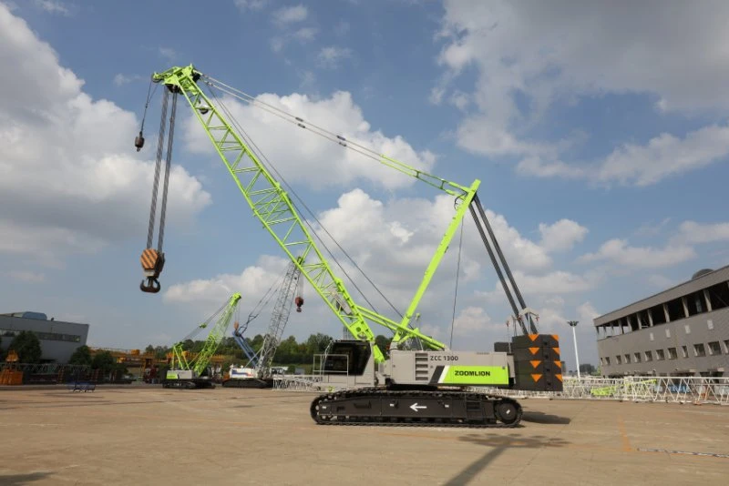 Hot Sale Zoomlion 130 Ton Large Size Telescopic Boom Crawler Crane Zcc1300 with 209kw Weichai Engine