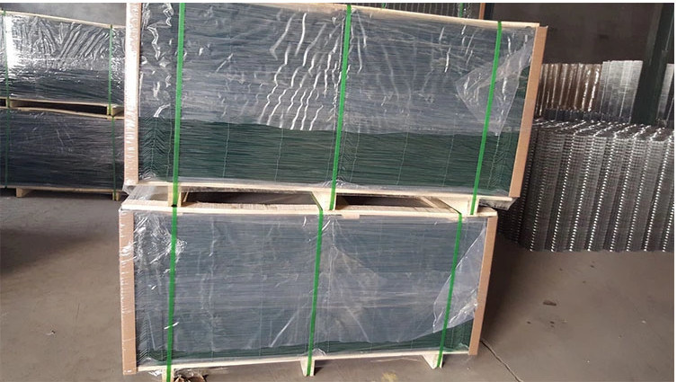 Metal Fence Panel / PVC Coated Galvanized Welded Wire Mesh Fence
