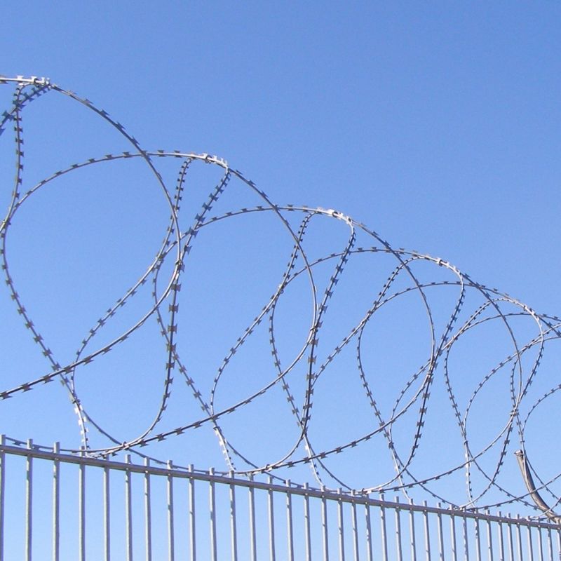 Military Use Stainless Steel Cbt 65 Razor Barbed Wire