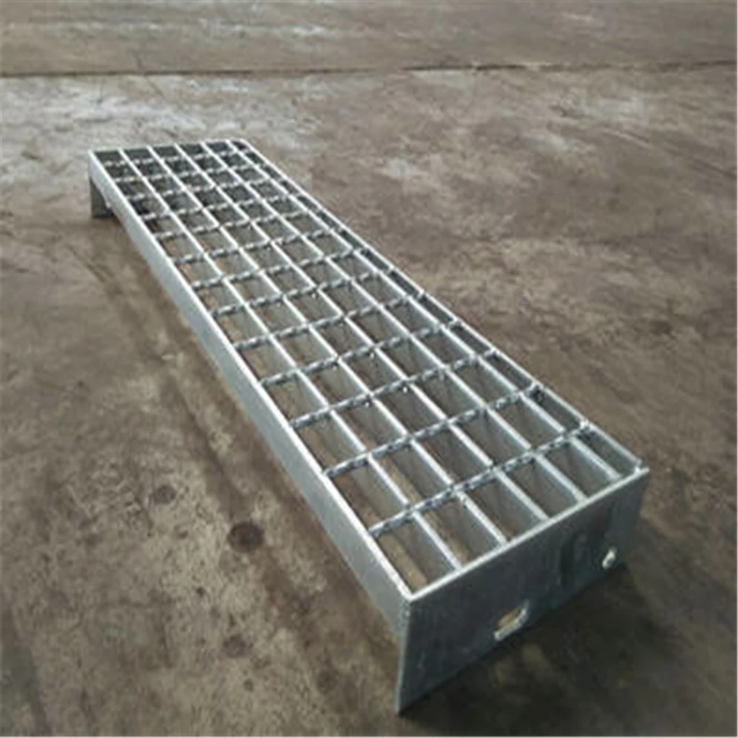 Hot Promotion Hot DIP Galvanized or Painting Serrated Anti Slip Metal Grating Staircase Step with Nosing