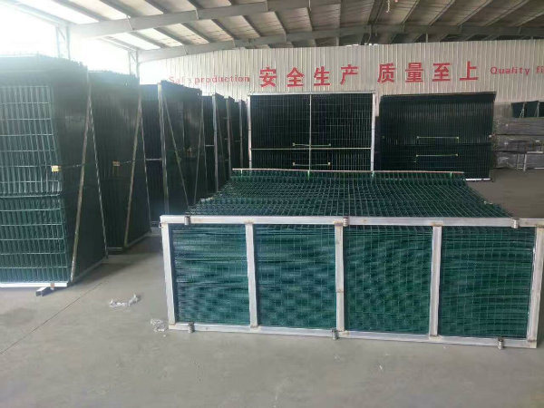 PVC Coated Metal Fence Panels Steel Welded Wire Mesh Fences Made in China
