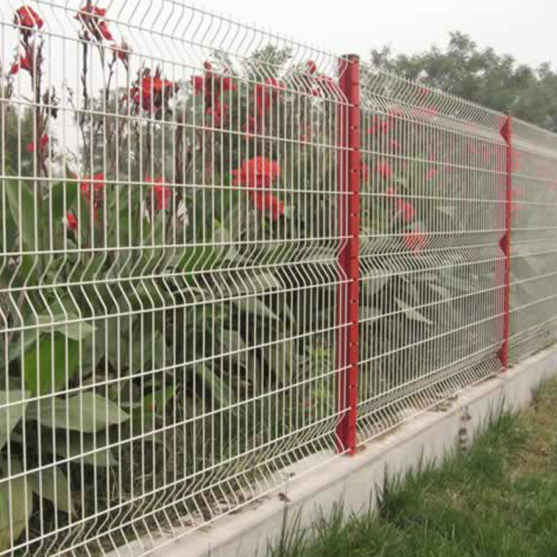 Galvanized Decorative Barbed Green Welded Wire Mesh Fence