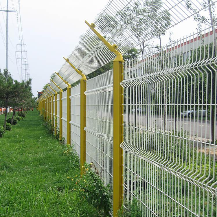 Triangular Bending 3D Curved Wire Mesh Fencing