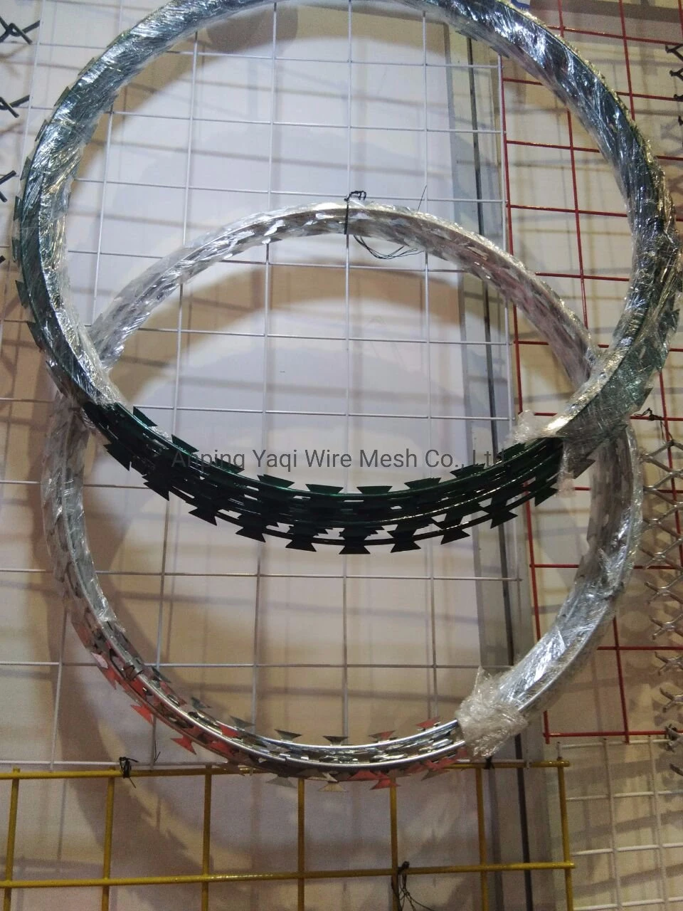 Bto-22 Hot DIP Galvanized Razor Barbed Wire Concertina Razor Barbed Wire for Africa