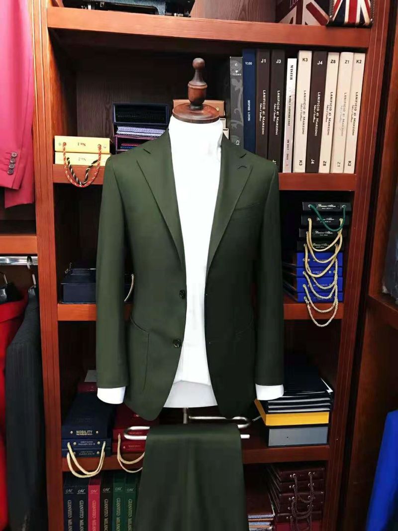 Fashion Apparel Clothing Bespoke Tailor Made to Measure Men Suit