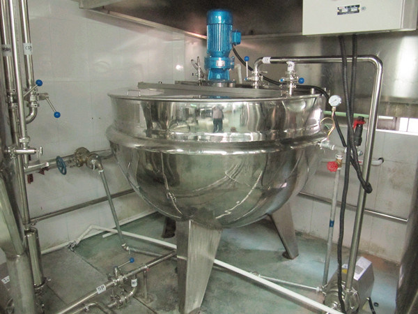 Sanitary Stainless Steel Steam Water Jacketed Cooking Kettle with Scraper