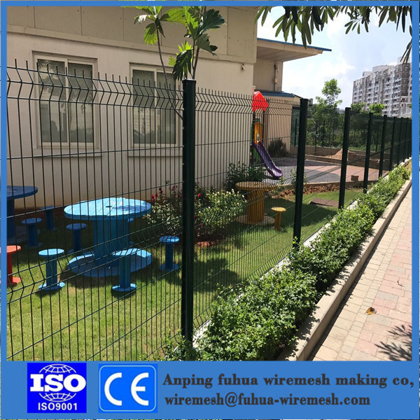 PVC Coated / Galvanized Welded Wire Mesh Panels/Safe Guard Fence