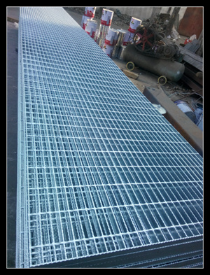 Professional Steel Grating Manufacturer Iron Material Hot Galvanized Steel Grating