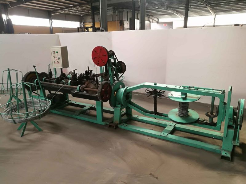 Barbed Wire Fence Use Barbed Wires Making Machine