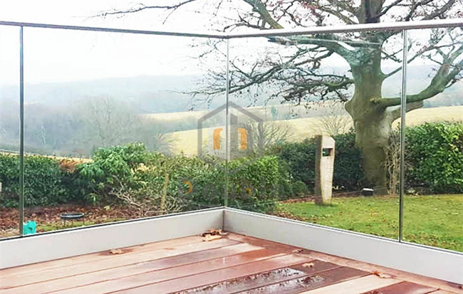 Modern Garden Fence / Terrace Glass Fence Balcony / Decorative Garden Fencing