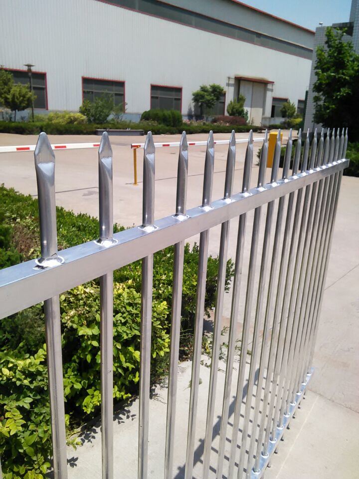 Black Powder Coating Wrought Iron Fence/2rails Cheap Iron Fence/Steel Fence/Picket Fence