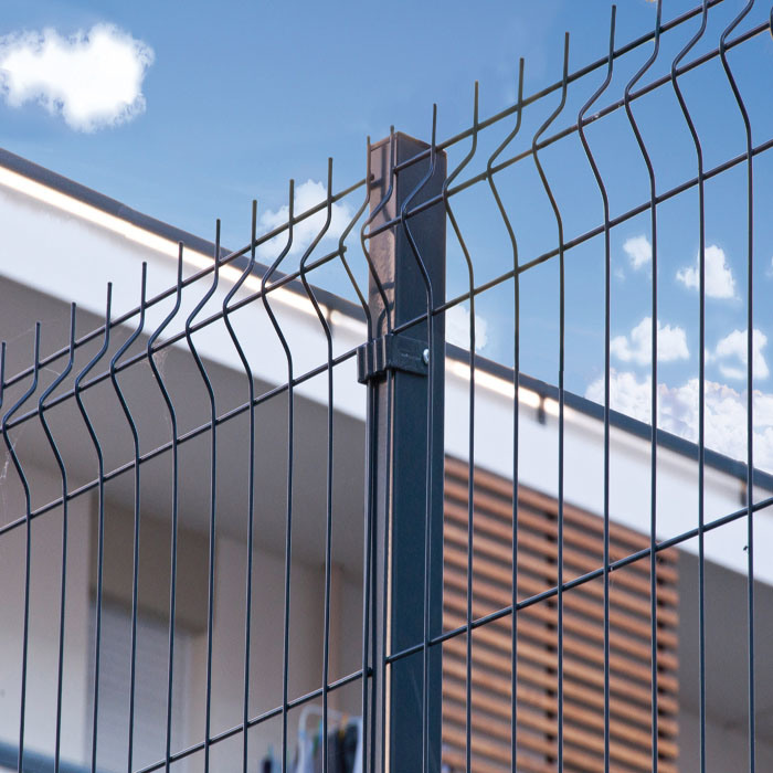 Hot Galvanized Wire 3D Curve Triangular Mesh Fencing