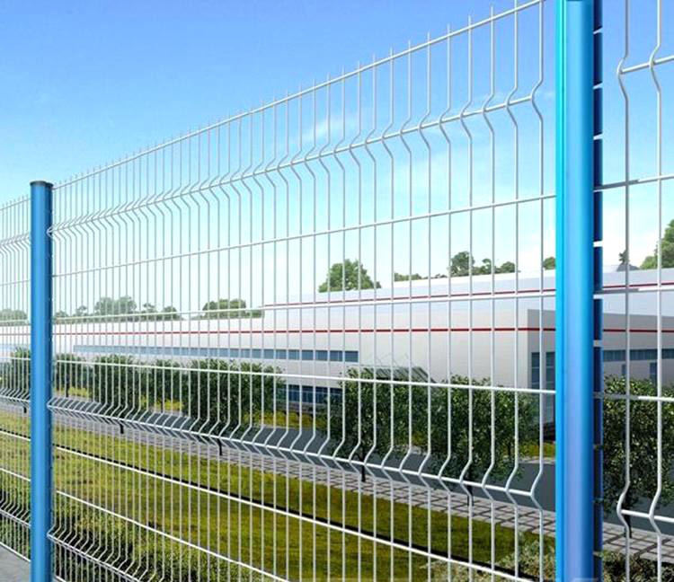 Residential Area Triangular Bending Welded Wire Mesh Fencing