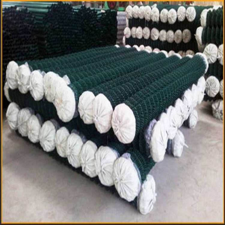 Green Coated Vinyl Coated Chain Link Wire Mesh Fencing in Roll