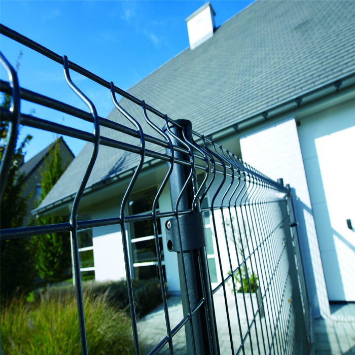 Hot Galvanized Wire 3D Curve Triangular Mesh Fencing