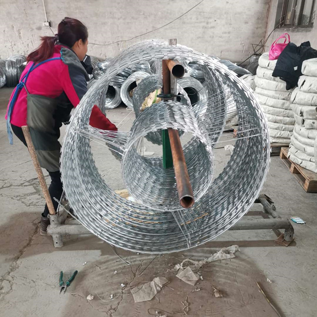 Yq Galvanized Security Wire Barbed Iron Wire