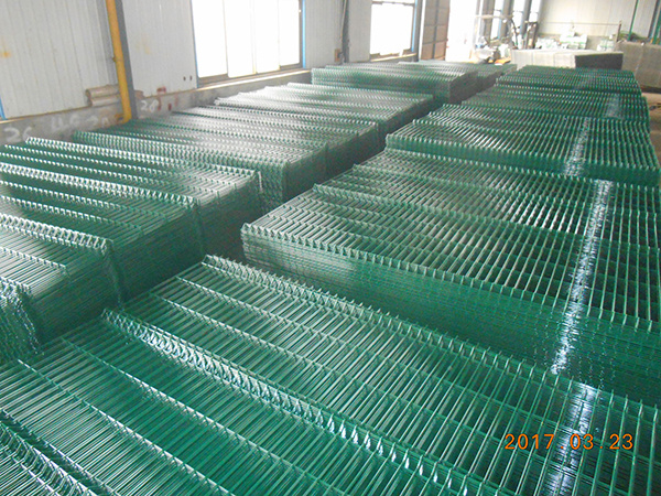 Powder Coated Green Safety Welded Wire Mesh Curved Fence