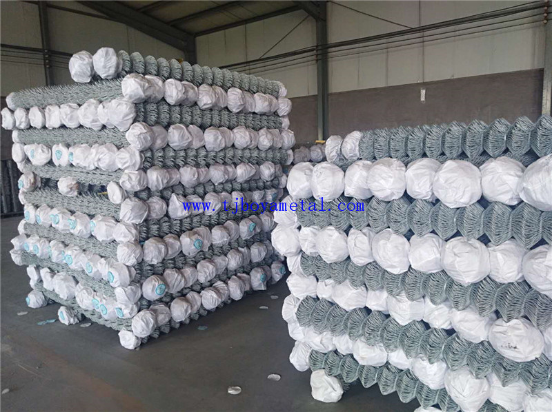 3mm Galvanized/PVC Coated Cyclone Wire Mesh/Diamond Wire Mesh/Chain Link Fence/Security Wire Mesh/Fence for Building and Construction