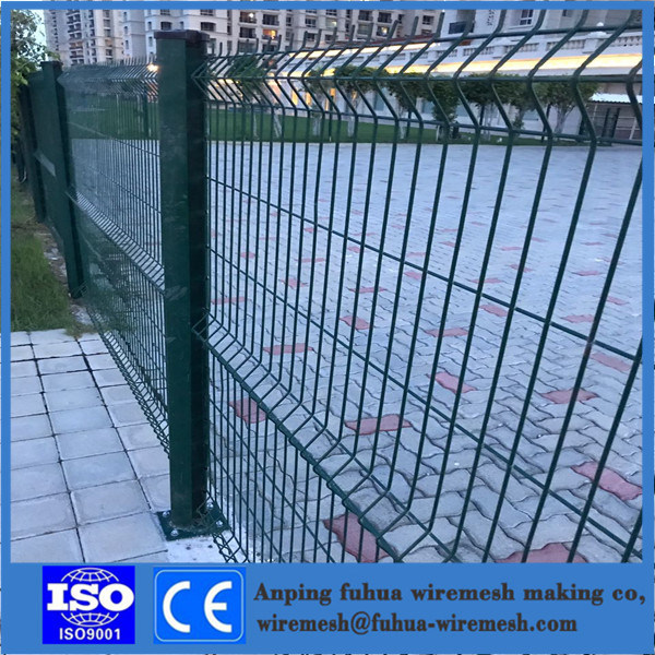 PVC Coated / Galvanized Welded Wire Mesh Panels/Safe Guard Fence