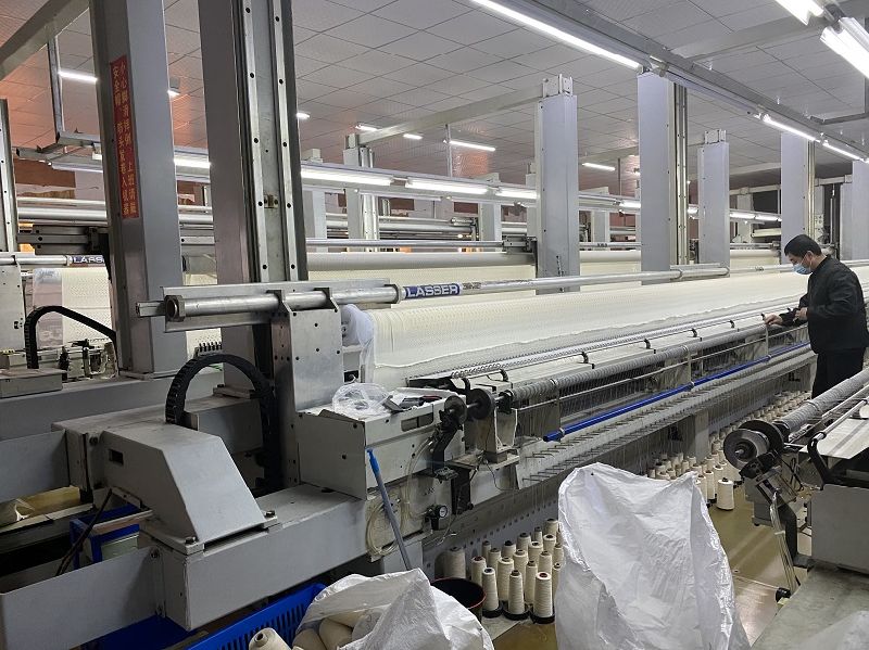 100% Embroidered Cotton Fabrics Stocks in China for Clothing