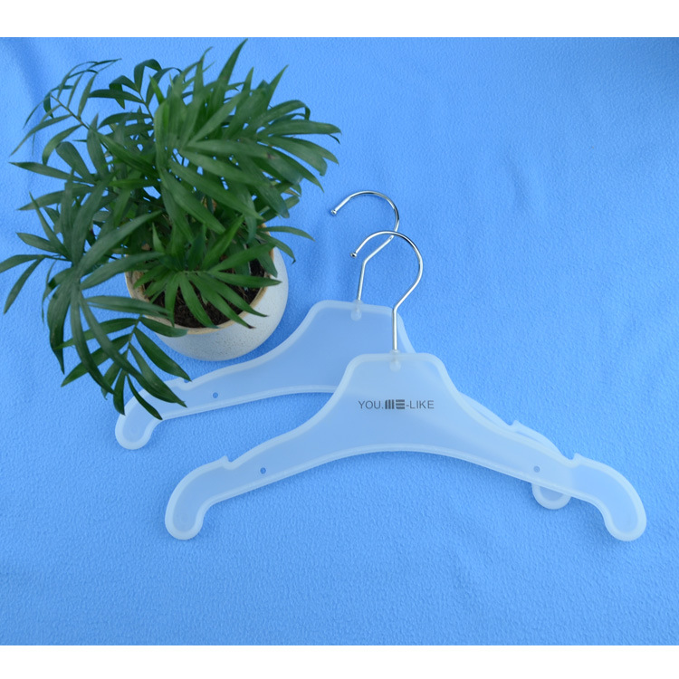Heavy Duty Plastic White Kids Clothes Hanger for Shirts Display
