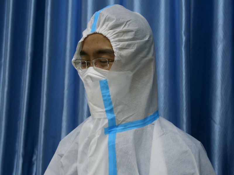 Disposable Protective SMS Non-Woven Fabric PPE Coverall Kit Ce