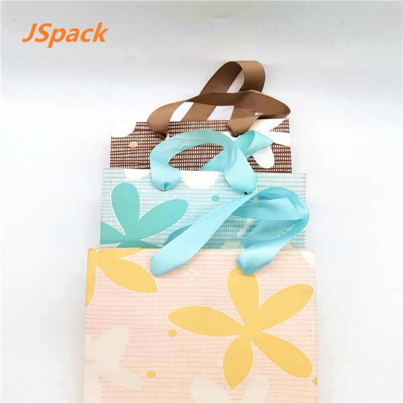 Shopping Bags Custom Logo Printed Gift Bags with Ribbon Handles
