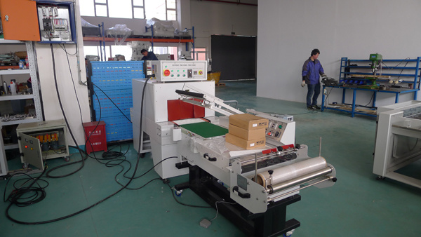 Automatic Shrink Wrapping Machine Mini Shrink Wrap Machine Small Cellophane/Candy/Cigarette Wrapping Machine
