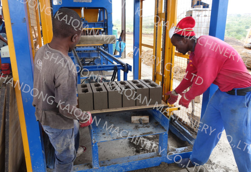 Qt4-40 Concrete Cement Hollow Block Making Machine for Small Business