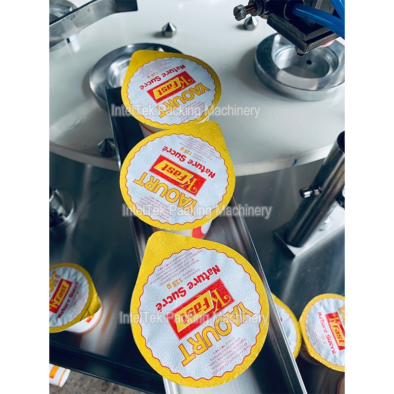 Automatic Yogurt Plastic Cup Sealing Machine / Sealer Machine for Milk Cup
