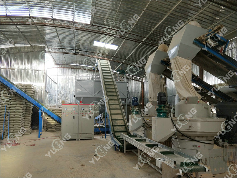 Three Roller Driven Wood Sawdust Pellet Press Machine with Ce