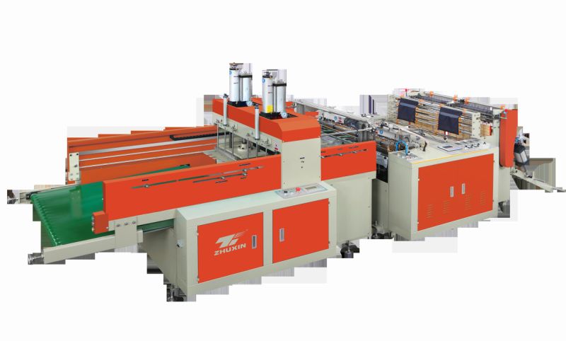 Automatic Plastic Bag Making Machine Can Cut The Bags at Same Length