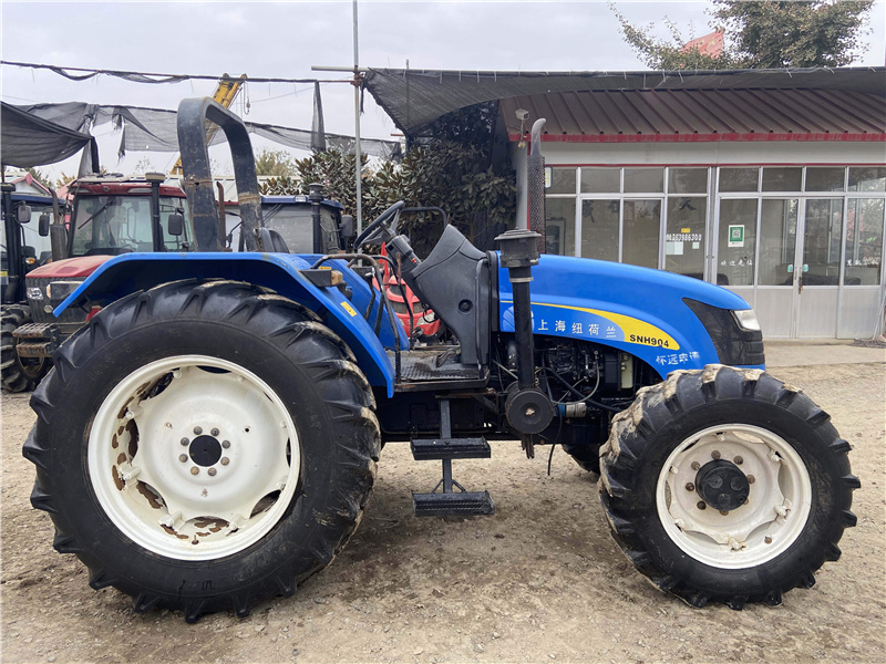 Big Power 150 HP Farm Tractor 4WD with Luxury Cab