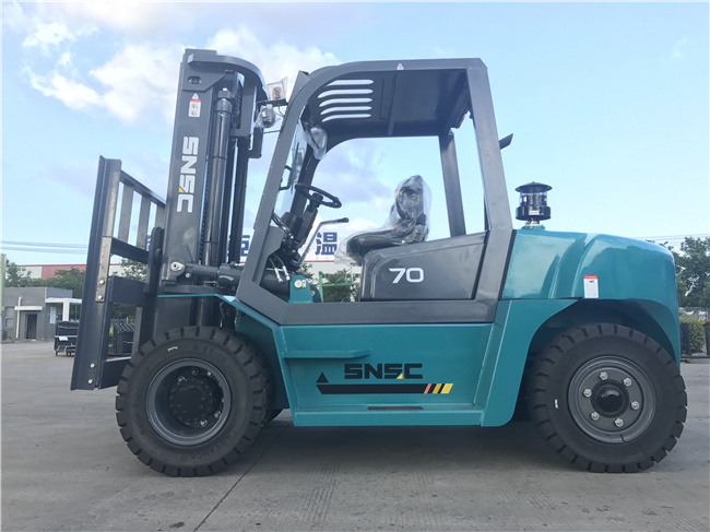 Snsc New Diesel Stone Lift Montacargas 7t Forklift