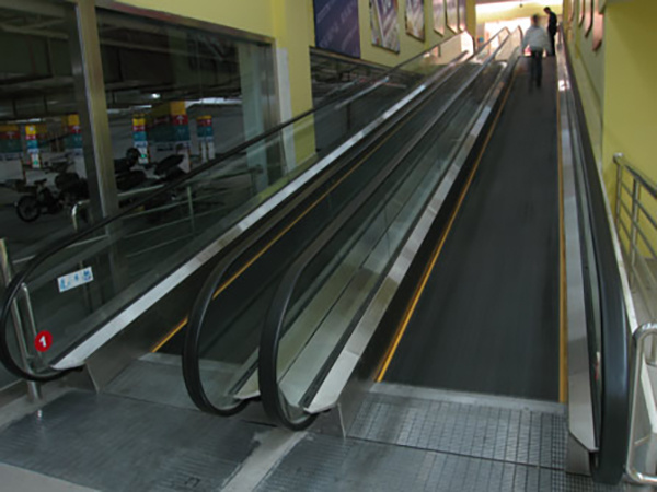 Moving Sidewalk Passenger Conveyor Travelator Shopping Mall Escalator