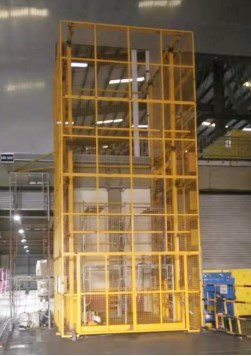1000kgs Wall Mounted Electric Rail Guide Cargo Lift