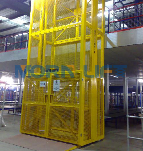 Fixed Hydraulic Goods Lift with Safety Fence