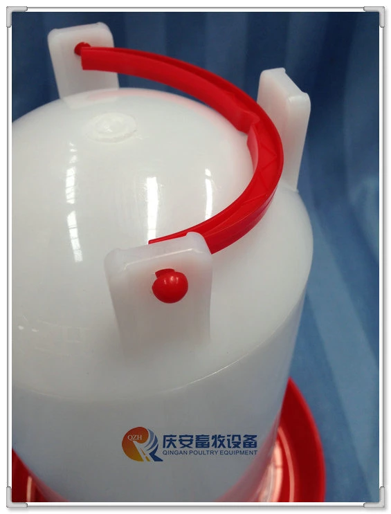 Good Quality Hand-Held Plastic Material Chicken Water Drinker & Plastic Drinker