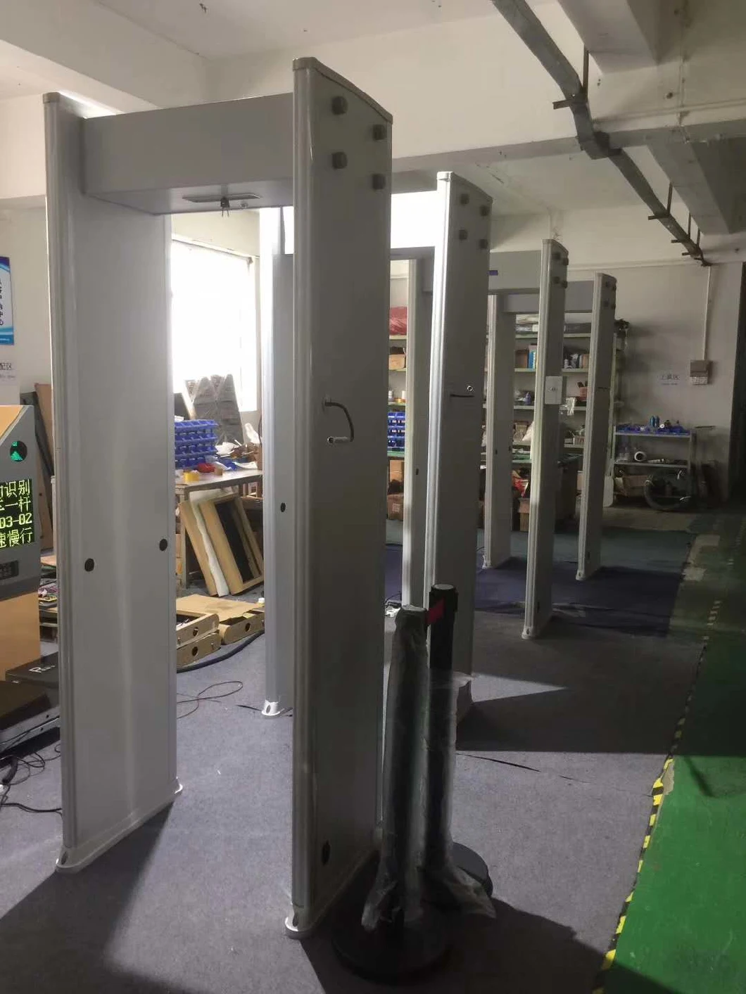 Indoor Frame Metal Door Automatic Body Temperature Detector