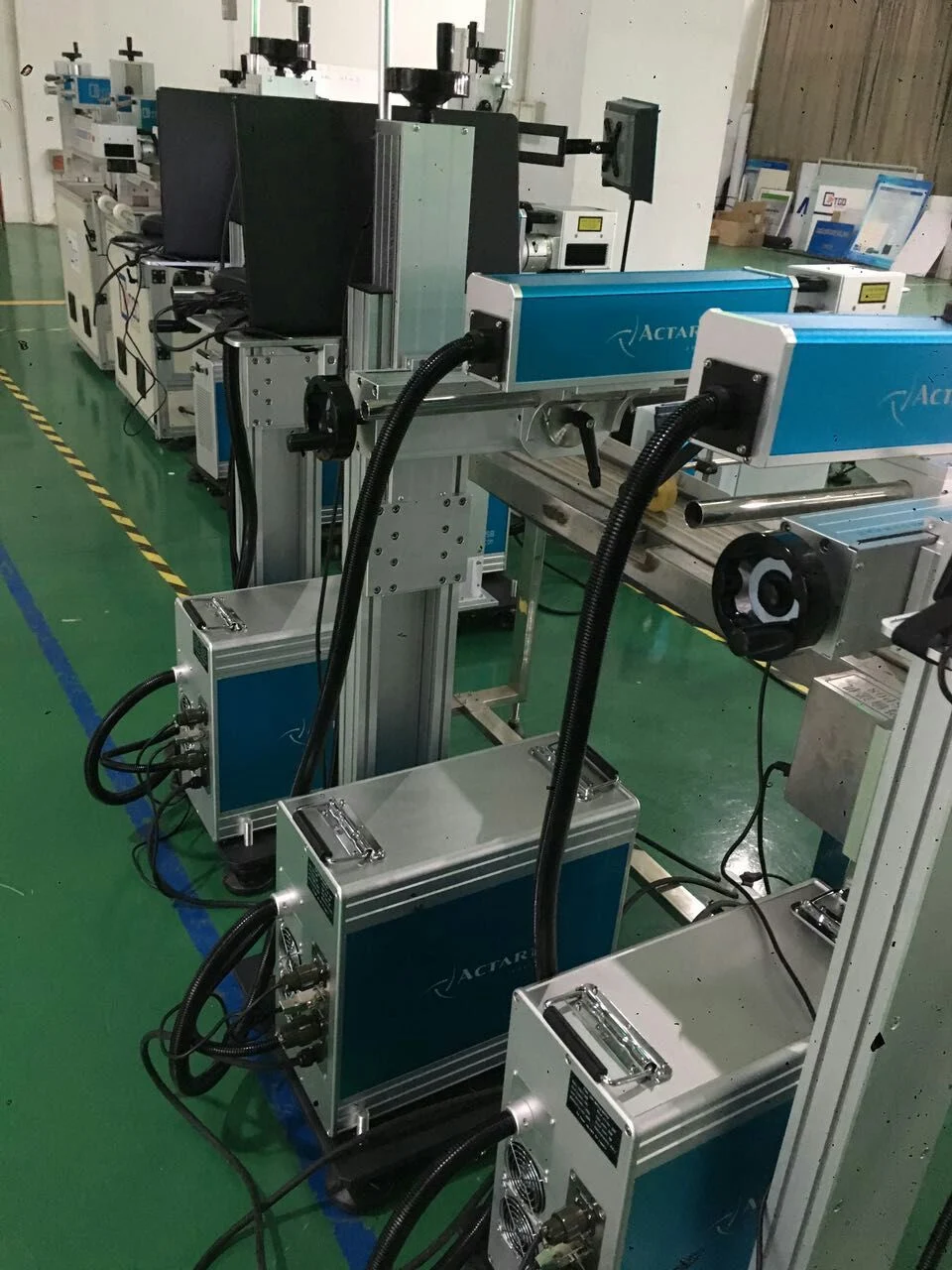 20W 30W 50W Flying Fiber Laser Marking Machine