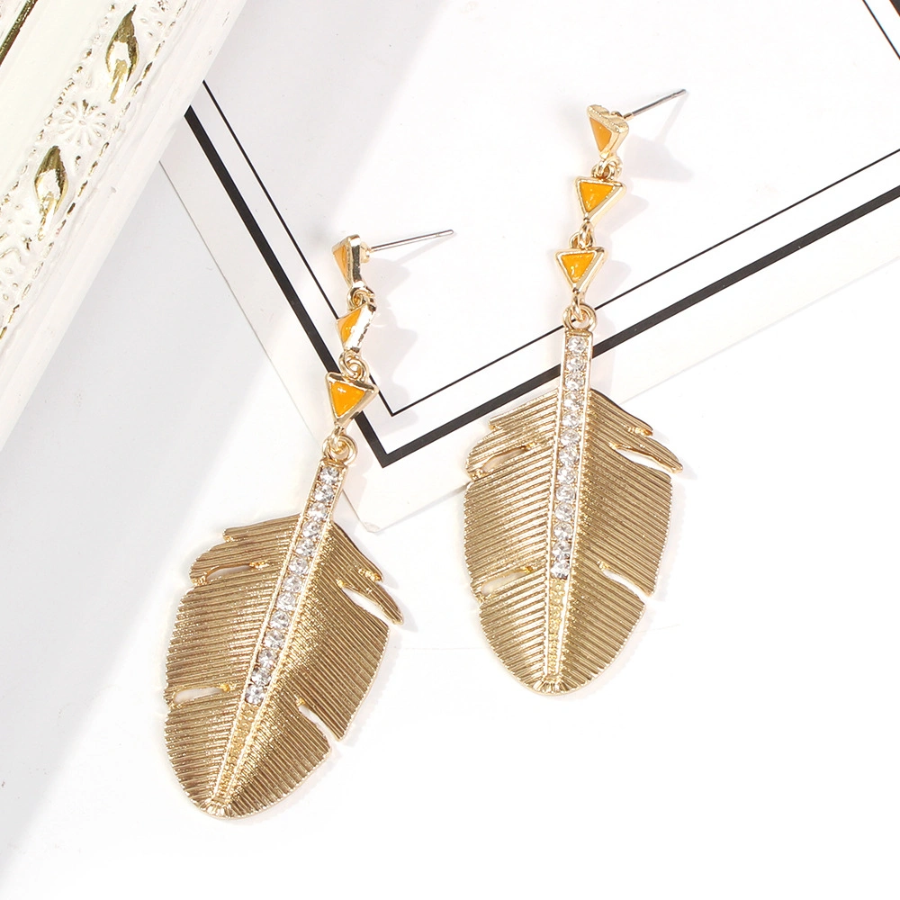 2020 Spring Summer Fashion Jewelry Geometric Leaf Enamel Alloy Earrings with Small Crystal Diamond