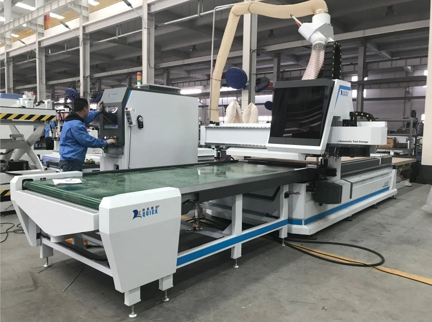 Atc CNC Woodworking Milling Machine/Machinery UC-481 Furniture Door Tool Atc Loading and Unloading