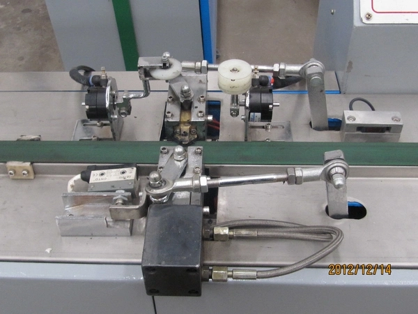 Butyl Glue Spreading Insulating Glass Processing Butyl Extruder Machine