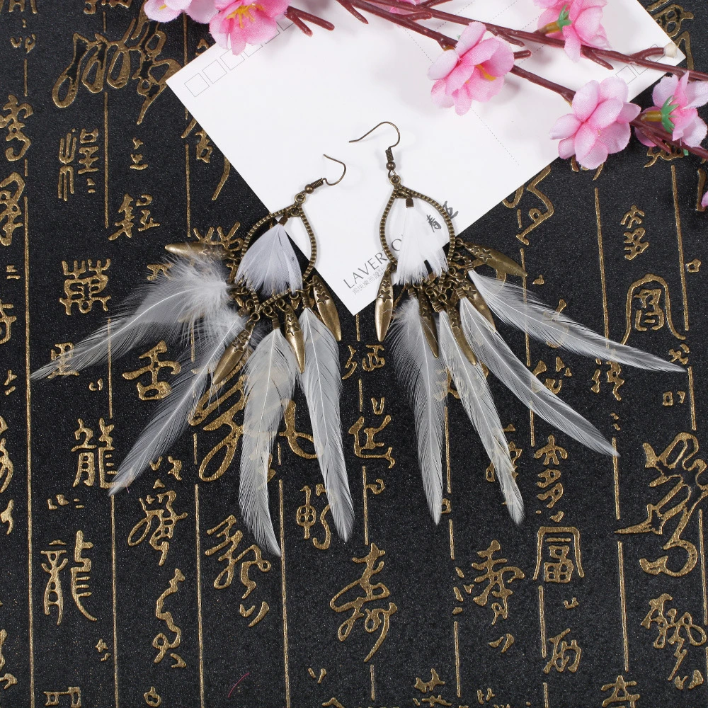 Hot Sales Wholesale Women Fashion Natural Feather Earrings