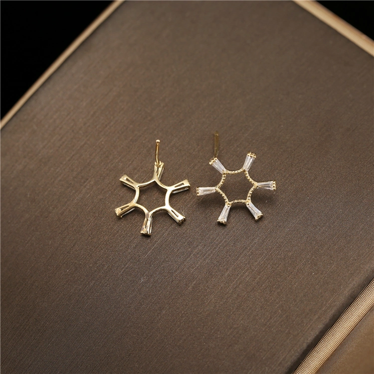 Newest Design Simple Stud Earrings Geometric Snowflake Earrings for Women 2019