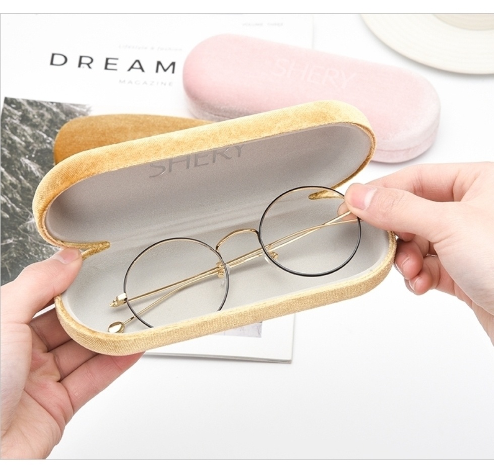 Retro and Classic, Round Shape, Velvet-Covered Hard Case for Reading Glasses and Sunglasses
